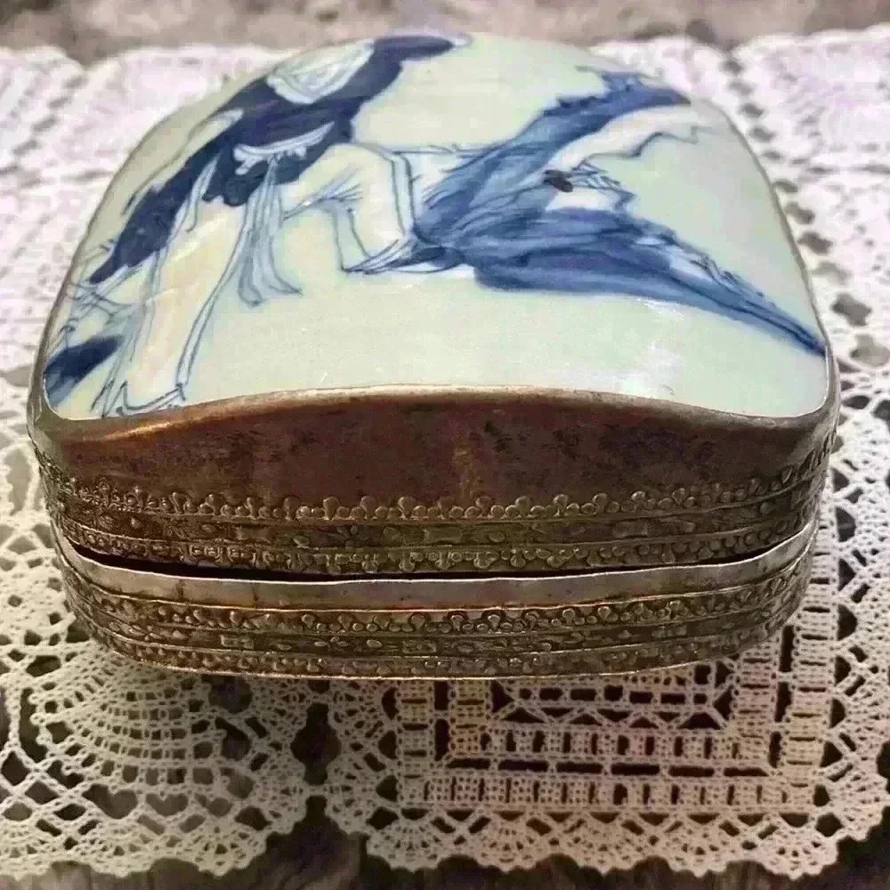 Vintage Porcelain Shard  Box/Silver plated copper. - Picture 4 of 16